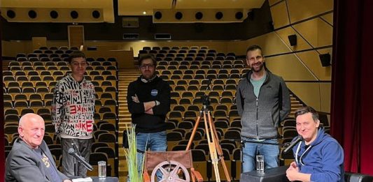 Pokrenut Podcast “Ispred zavjese”