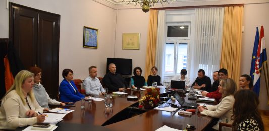 Potpisan ugovor o početku dogradnje Prve osnovne škole