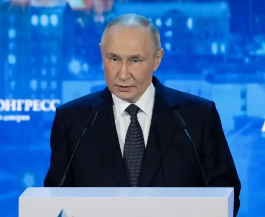 Tko je Vladimir Putin ?