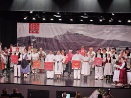 Prvi dan 29. smotre folklora Igra kolo
