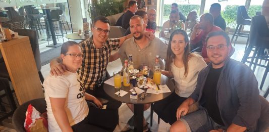 Pub kviz na temu sporta- čestitke Malo umnima na peharu