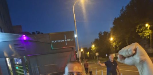 Malo umni osvjetlali obraz ogulinskoj pub sceni
