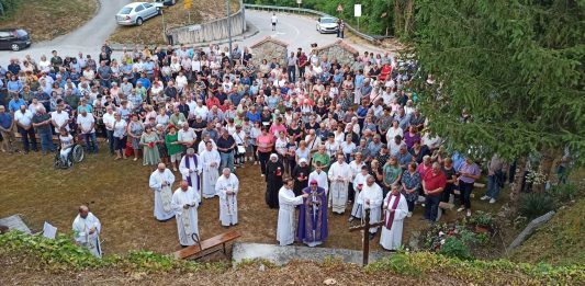 Biskup Medo na trošmarskom proštenju