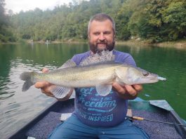 Lov smuđa iz čamca