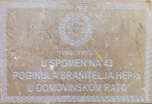 Ogulinski branitelji HEP-a sudjelovali na postavljanju spomen ploče za 43 poginula branitelja na Udbini