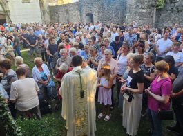 Biskup Medo na Velikoj Gospi u oštarskom svetištu