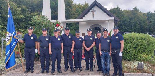 Veterani policije Josipdol-Tounj 1990.-91. na komemoraciji četvorici policajaca u Žutoj Lokvi