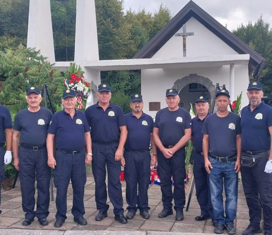 Veterani policije Josipdol-Tounj 1990.-91. na komemoraciji četvorici policajaca u Žutoj Lokvi