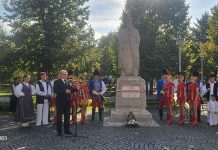 Pozadina izjave gradonačelnika Dalibora Domitrovića da je 1990. kip kralja Tomislava nestručno obnovljen. “Tko se uzdiže poniziće se, a tko se ponizi uzvisiće se”