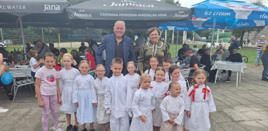 Nastup Pilića KUD-a Klek na Topusko gastro festu