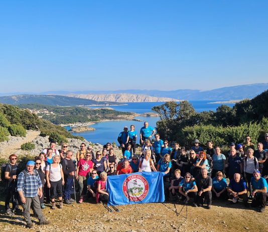 Ogulinski planinari po Premužićevoj stazi na Rabu