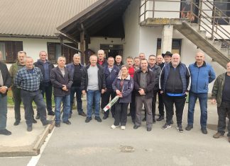 Druženje policajaca iz policijske ispostave Jasenak nakon 33 godine