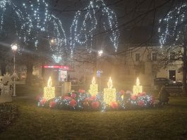 Upaljena 4. adventska svijeća