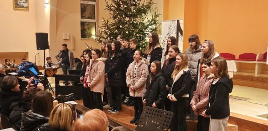 Božićni koncert učenika osnovne glazbene škole pri OŠ I.B. Mažuranić