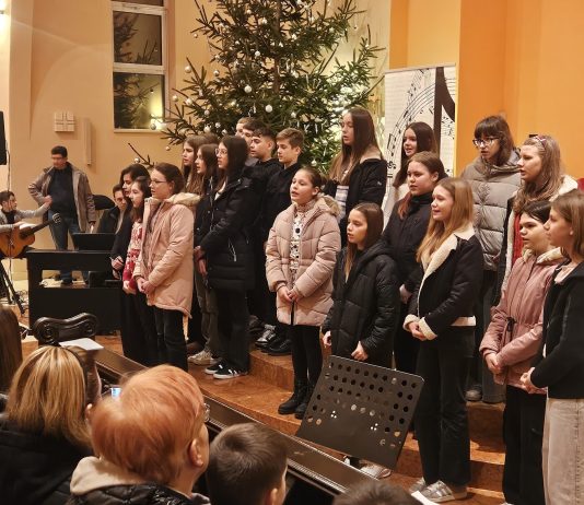 Božićni koncert učenika osnovne glazbene škole pri OŠ I.B. Mažuranić