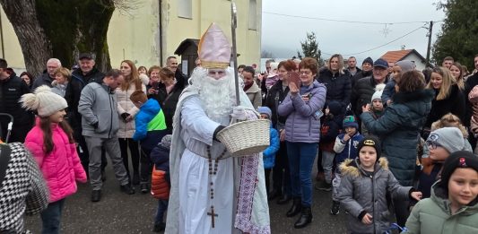Sveti Nikola darovao djecu Zagorja, Ribarića i Desmerica