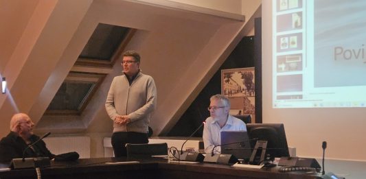 Predavanje o hrvatskim državnim obilježjima