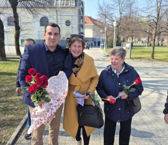 Članovi GO HDZ-a Ogulin podijelili 50 ruža ženama Ogulina