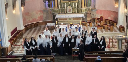 Trijumfalni korizmeni koncert ogulinskih i opuzenskih pjevača
