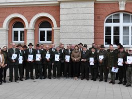 Uručeni ugovori o produljenju zakupa prava lova u Karlovačkoj županiji, ugovori za lovce iz Zagorja, Josipdola, Tounja i Drežnice