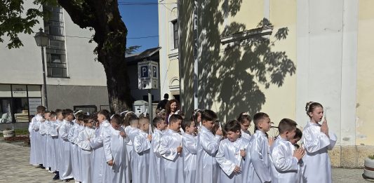 Prva pričest u župi sv. Križa