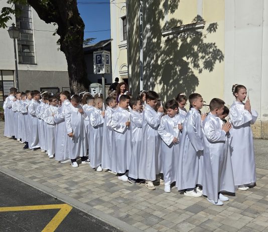 Prva pričest u župi sv. Križa