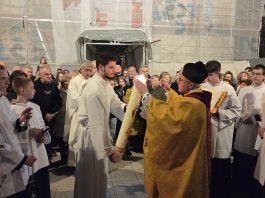 Vazmeno bdijenje u crkvi sv. Križa