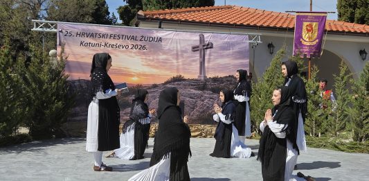 Ogulinske čuvarice groba i oštarski vatrogasci na 25. hrvatskom festivalu žudija u sercu Zagore