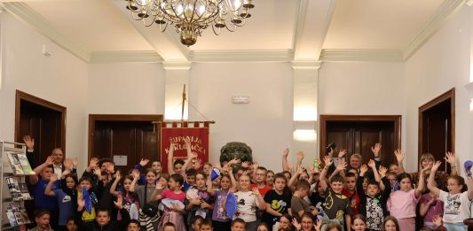 Trećaši OŠ I.B. Mažuranić u posjeti Karlovcu