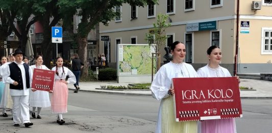 Održan prvi dan 30 . smotre folklora Karlovačke županije “Igra kolo”