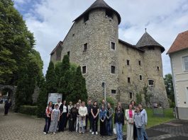 OŠ I.B. Mažuranić uručila nagrade dobitnicima 6.likovno-literarnog natječaja “HVALA TI, HVALA, IVANO, ZA BAJKE PREKRASAN DAR”