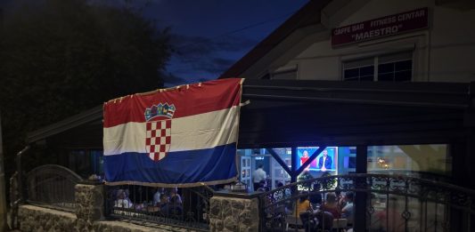 Organizirana navijanja u Ogulinu u prvom susretu s Englezima