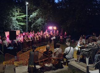 Održan svečani koncert VA KUD-a Klek te gostiju iz Mostanja i Samobora u predivnom ambijentu Đulinog vrta