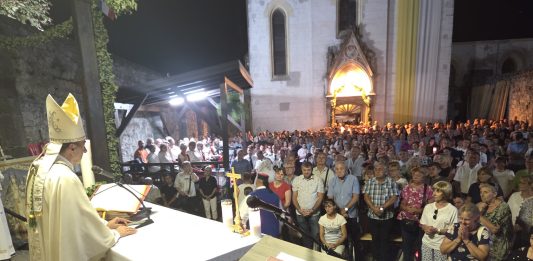 Biskup Medo predvodio misu uočnicu Velikoj Gospi