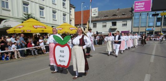 KUD Klek nastupio na 61. Vinkovačkim jesenima