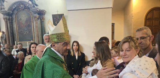 Biskup Medo krstio šesto dijete obitelji Mateša i sedmo dijete obitelji Ferković.