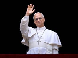 Operiran papa Lav XIV.