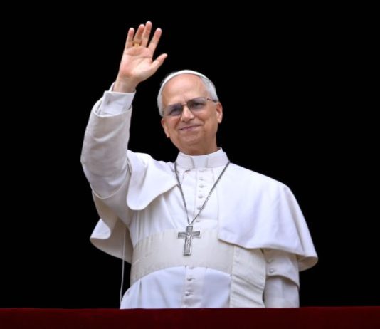 Operiran papa Lav XIV.